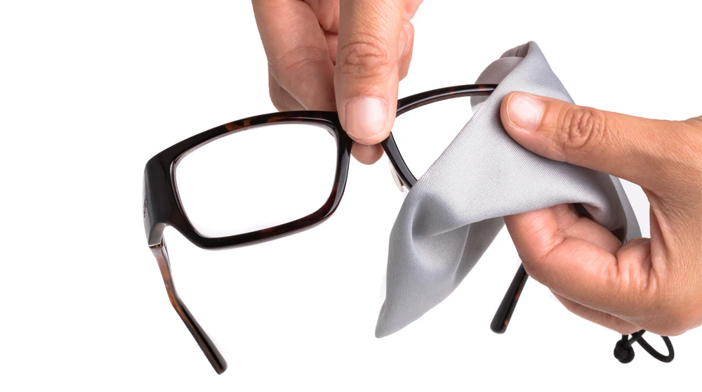 Cleaning glasses with microfiber cloth