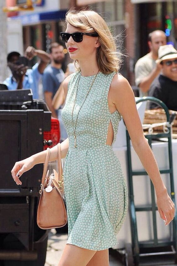 taylor wears ray-ban