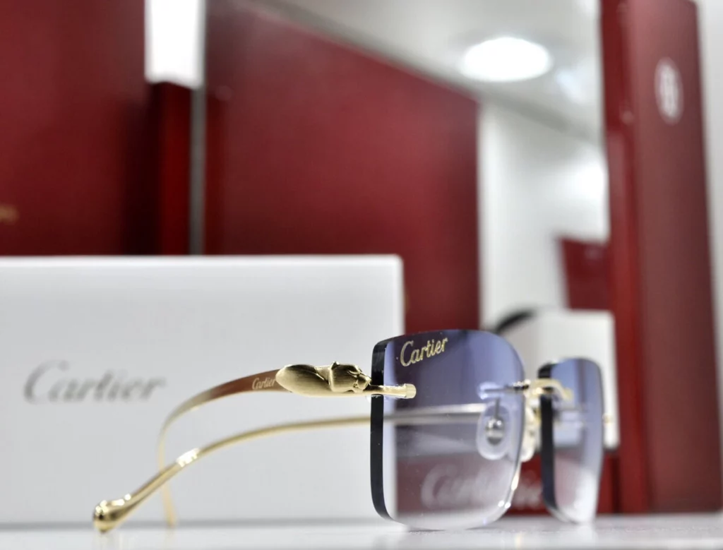 A top-rated frame by Cartier is a great detail to complete any luxury look