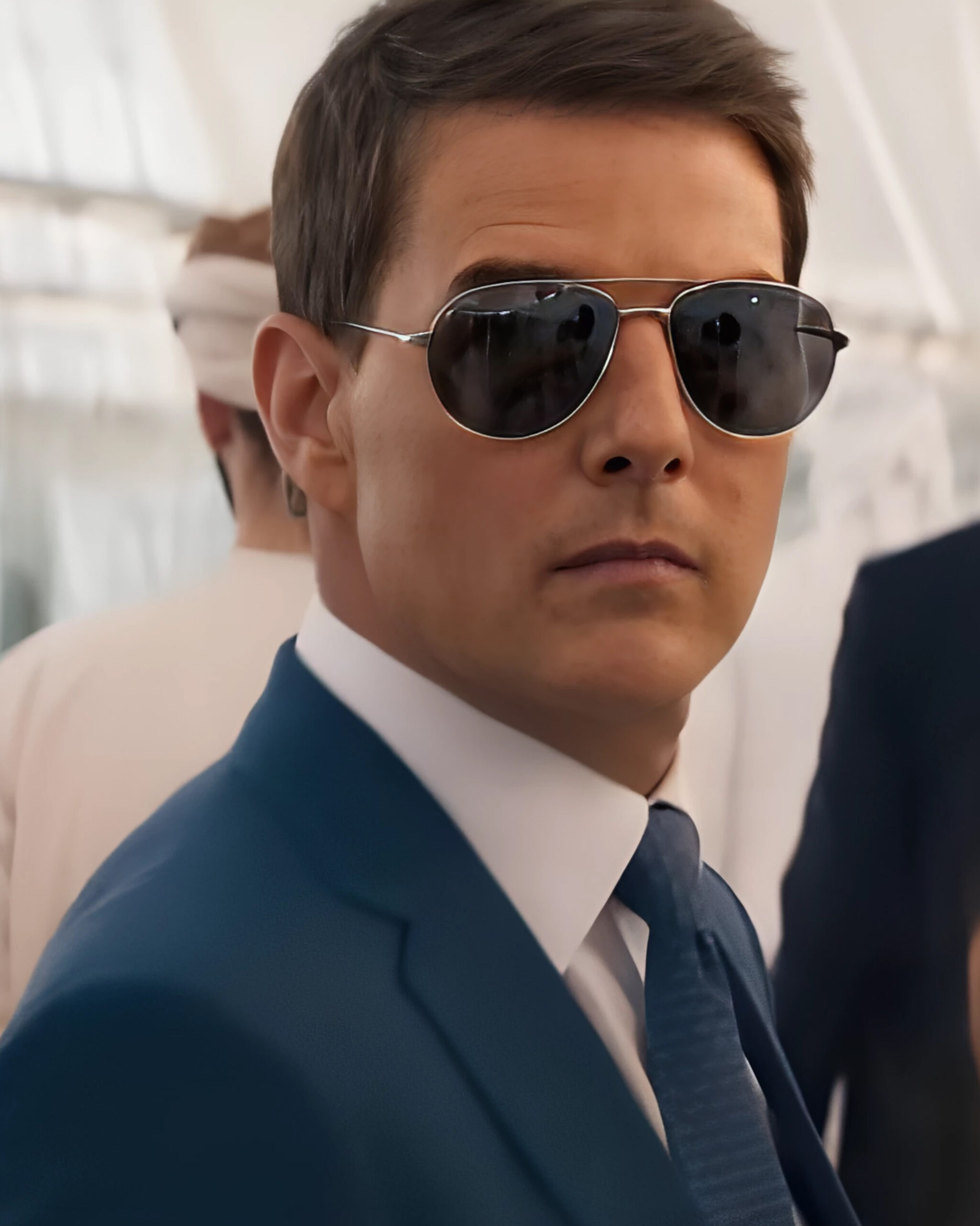 Tom Cruise in Santos de Cartier eyewear