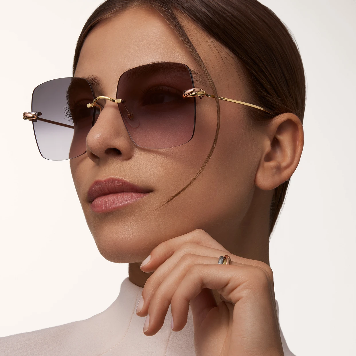 Eye-catching looks with Cartier shades