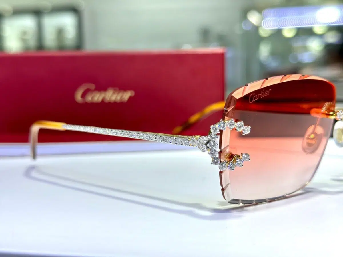 Luxury details on Cartier temples