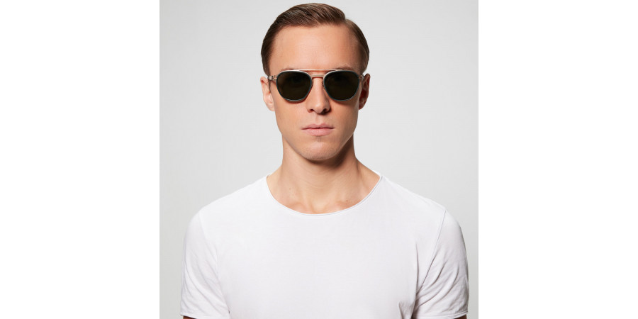 Ic! Berlin T 119 Champagne-Ivy-Green Sunglasses On Male Model