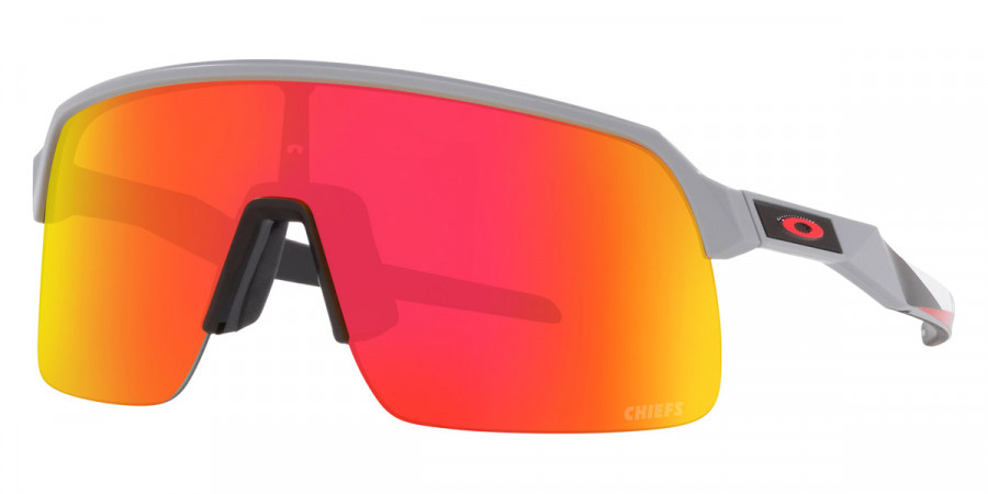 Color: 2022 Kc Matte Fog (946331) - Oakley OO946394633139